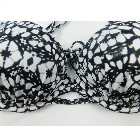 Shade & Shore Black White Strappy Criss Cross - Picture 2 of 4